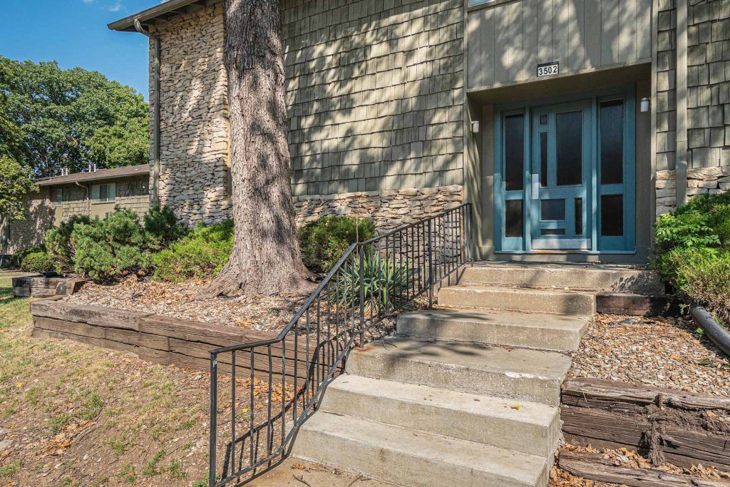 Corinth valley entrance in Corinth Communities, Prairie Village, Kansas.