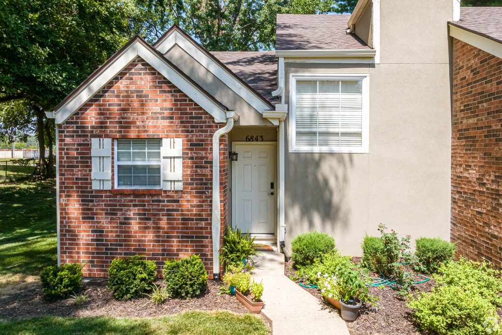Exterior image of a brick Corinth Townhome